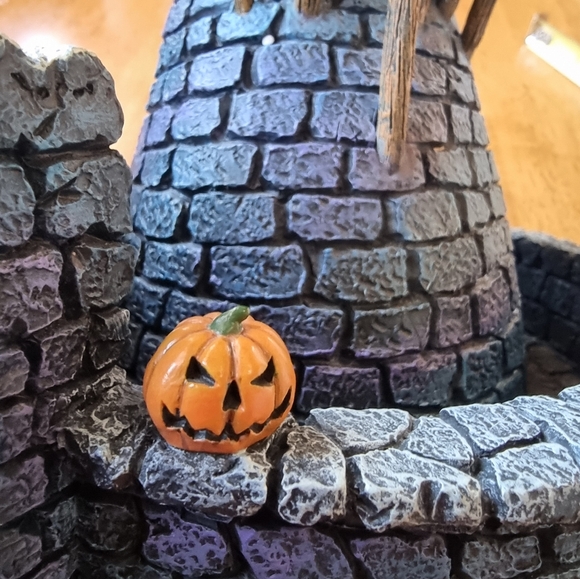 Hawthorne Village Nightmare Before Christmas "Antlers House" See Description - Picture 9 of 13